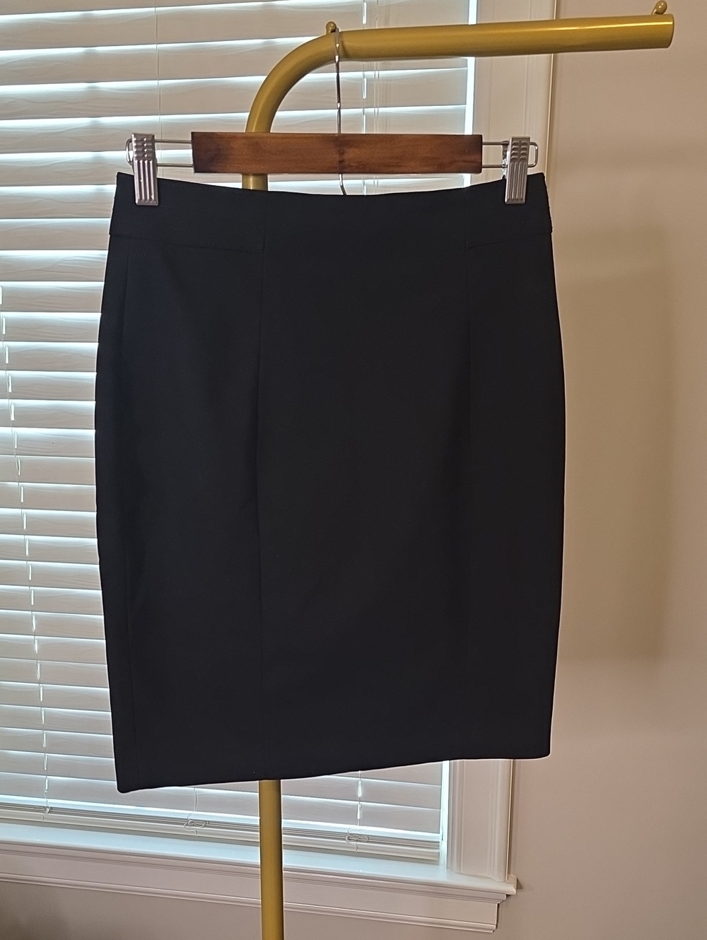Black Fitted Pencil Skirt